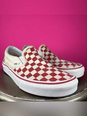 Vans Classic Red Checkerboard Slip-On Sneaker US 7.5